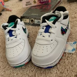 Low top Toddler Air Force 1s